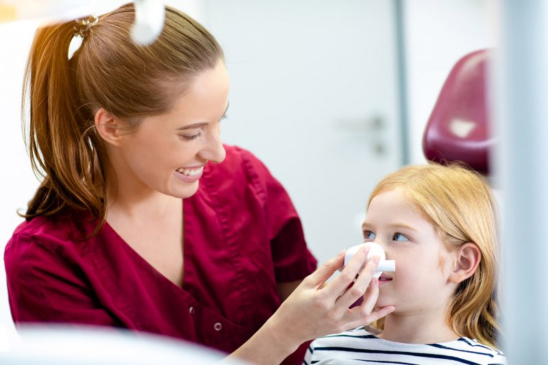 Lachgasbehandlung Kinder / Stellenangebot Zahnarzt